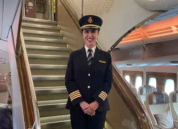 Karina Buchalla Lutkus se tornou a primeira mulher brasileira a comandar um Airbus A380 