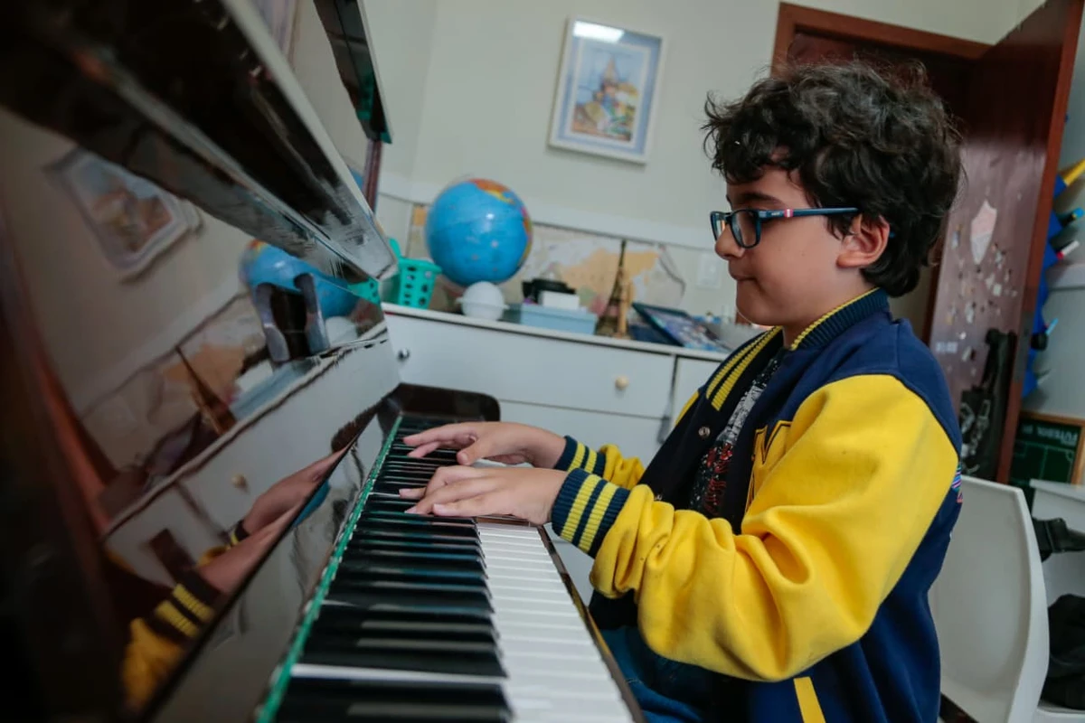 Matheus Cedraz, de 10 anos, foi uma das 12 crianças escolhidas para o programa Sócios-Mirins da AEITA em 2025 por Arisson Marinho/CORREIO