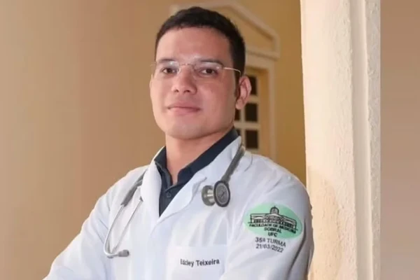O estudante de Medicina Edcley Teixeira divulgou as questões em grupo de Whatsapp, em março
