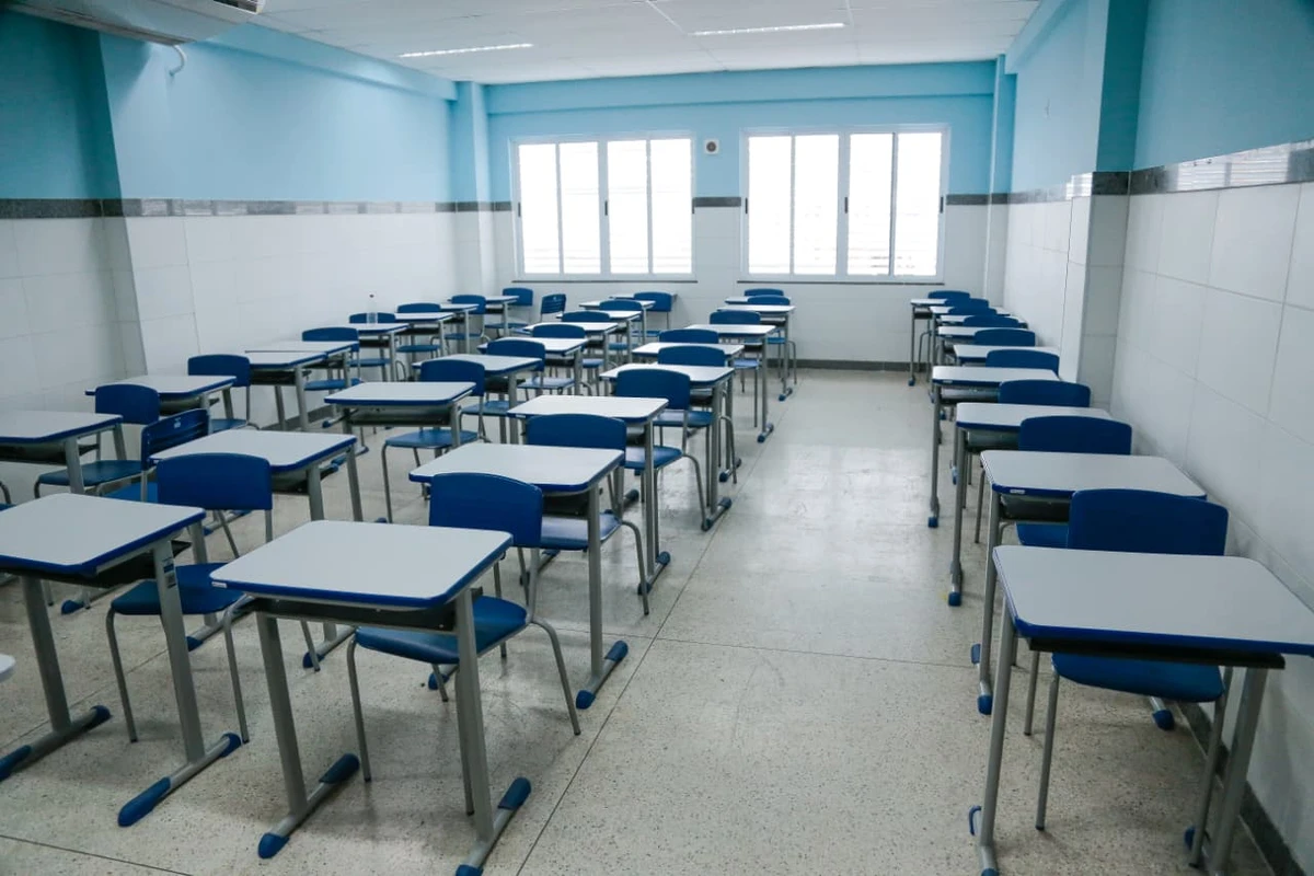 Prefeitura inaugura duas escolas no Alto das Pombas  por Arisson Marinho/CORREIO