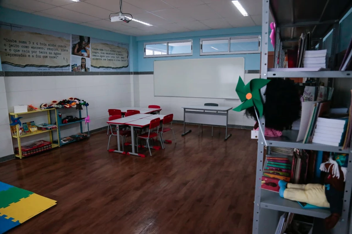 Prefeitura inaugura duas escolas no Alto das Pombas  por Arisson Marinho/CORREIO