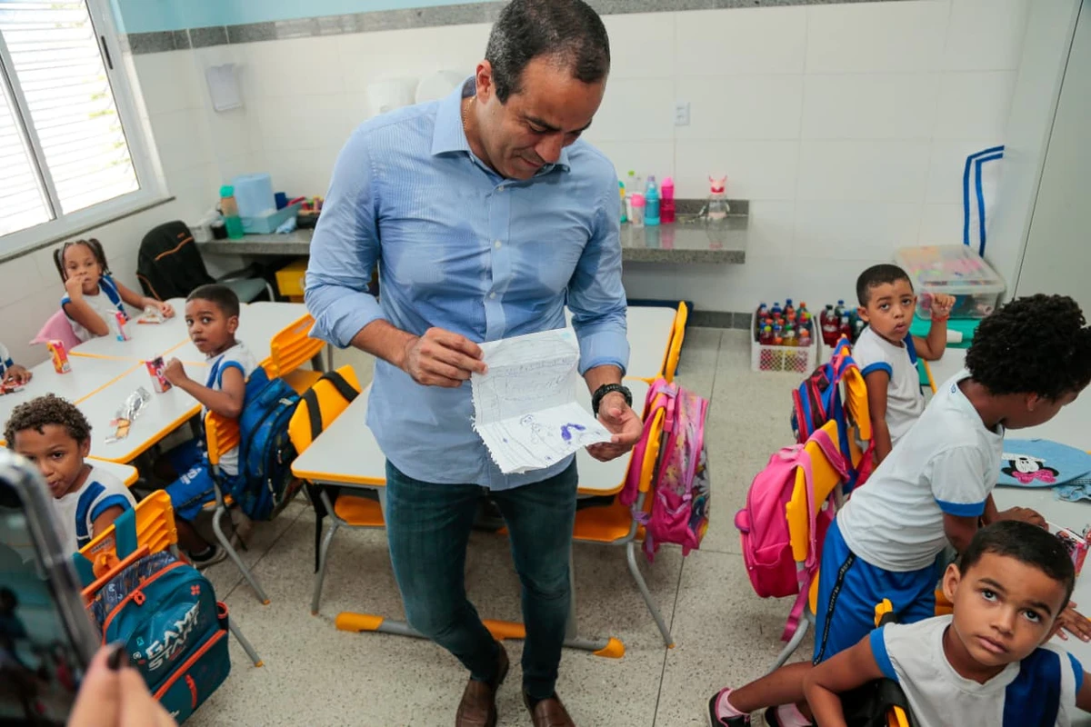 Prefeitura inaugura duas escolas no Alto das Pombas  por Arisson Marinho/CORREIO