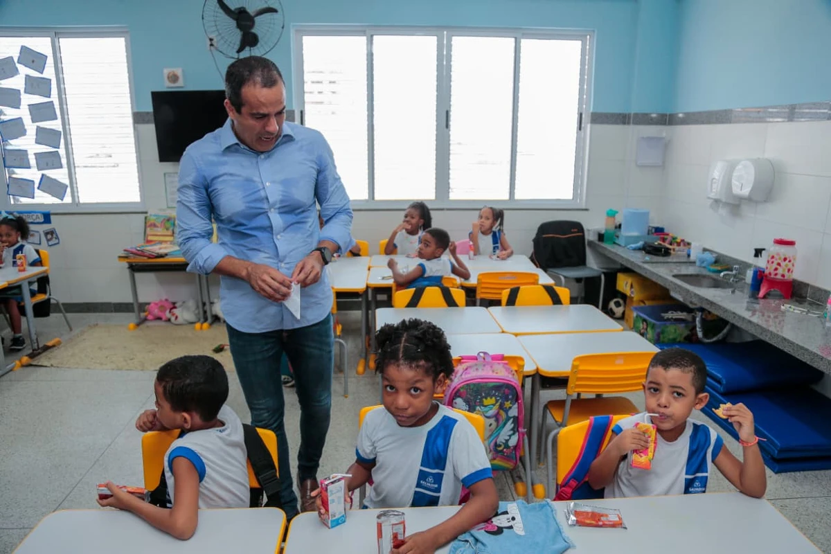 Prefeitura inaugura duas escolas no Alto das Pombas  por Arisson Marinho/CORREIO