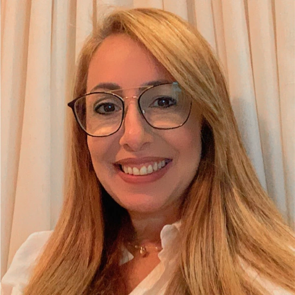 Valéria Requião, Grupo Omega por Divulgação