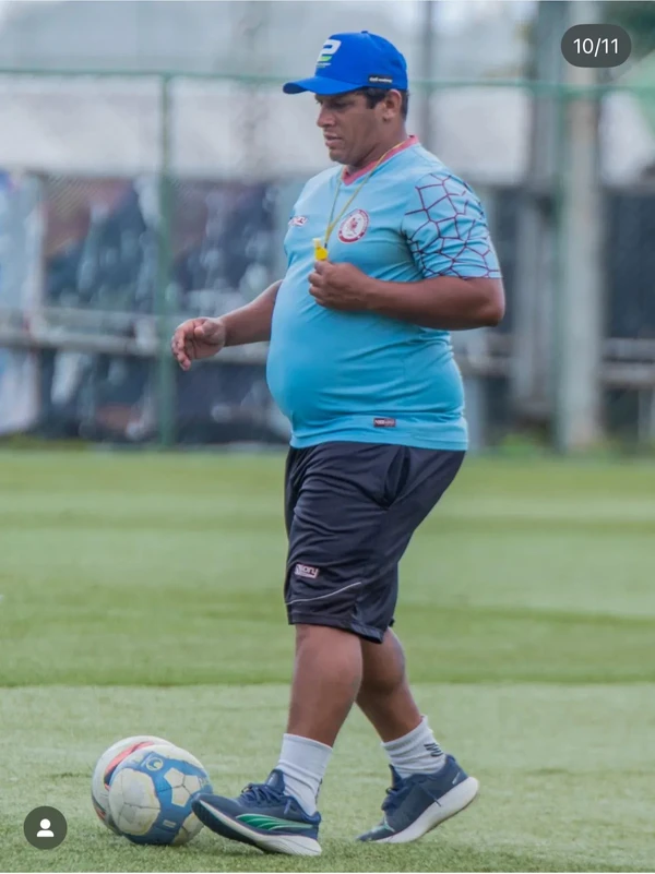 Uelliton aparece com alguns quilinhos a mais