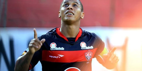 Uelliton aparece com alguns quilinhos a mais por Divulgação