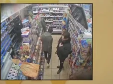 Imagem - 'Acho que sou seu filho': homem acha pai desaparecido em fila de mercado após 20 anos