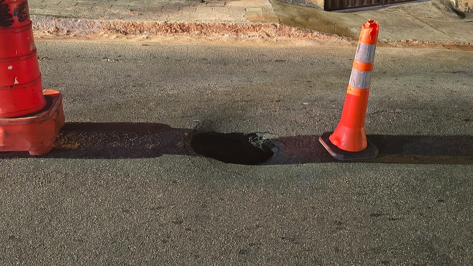 Buraco na Cardeal da Silva por Divulgação/Transalvador