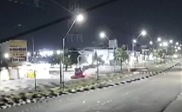 Empresário morre em acidente que ônibus arrastou carro na Bahia por Reprodução