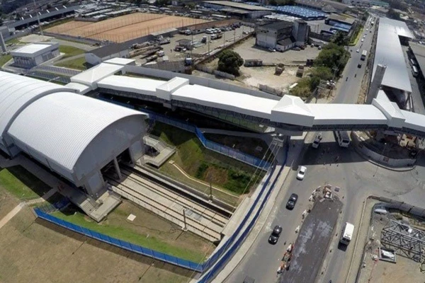 Estação de metrô Bom Juá fica às margens da BR-324 por Reprodução