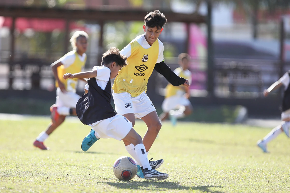 Futebol é o esporte mais praticado entre 48% dos jovens brasileiros entre 6 e 17 anos brasileiros