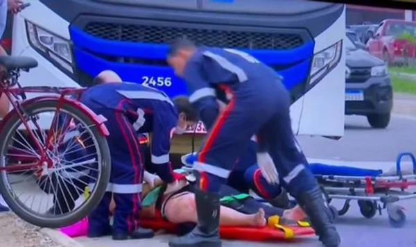 Idosa foi atropelada após ficar em ponto cego de motorista por Reprodução