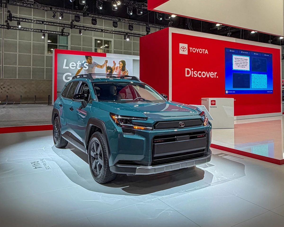 O novo Toyota RAV4 está certo para o mercado brasileiro por Antônio Meira Jr.