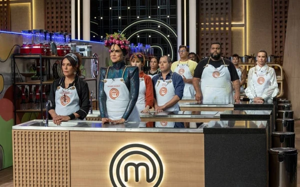 Noite tensa no MasterChef tem insetos fritos, caos e eliminação surpreendente