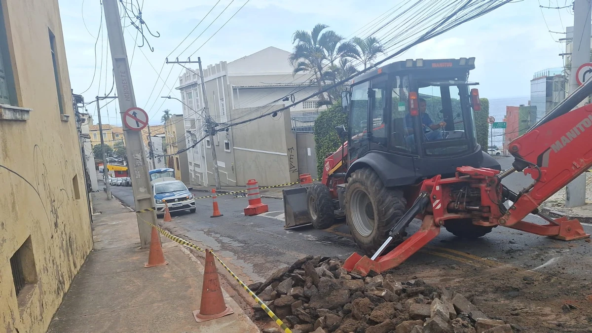 Obra para fechar buraco por Divulgação/Seman