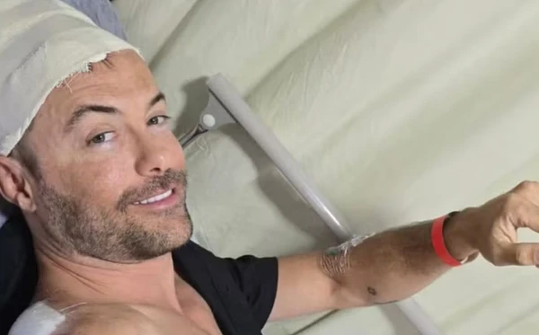  Kayky Brito exibe ferimentos após queda de bicicleta