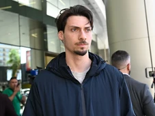 Imagem - Jair Renan visita Bolsonaro na prisão na Superintendência da PF