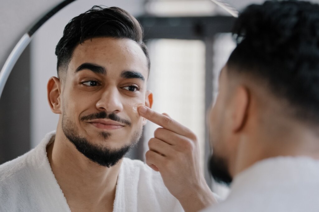 O fucoidan ajuda a manter a barreira cutânea saudável (Imagem: MAYA LAB | Shutterstock)