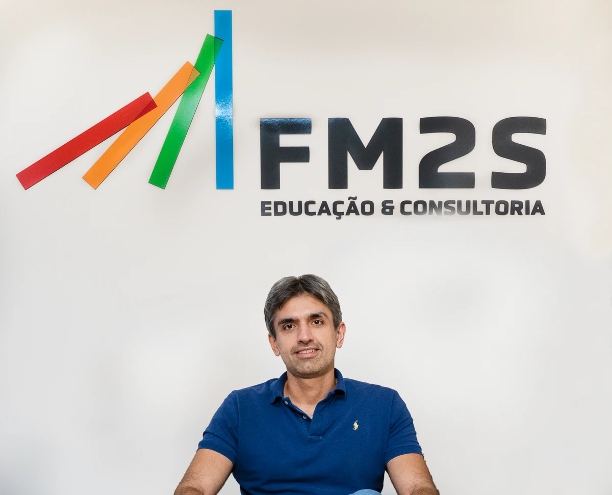 FM2S democratiza o conhecimento com aulas ministradas por professores de USP, Unicamp e FGV, visando inclusão e novas posições no mercado de trabalho.