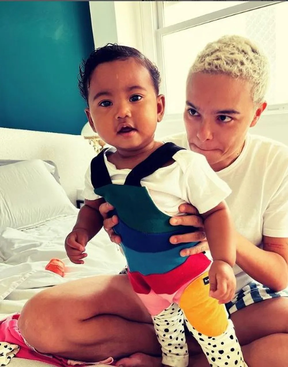 Maria Gadu e a filha, Alice por Reprodução/Redes Sociais 