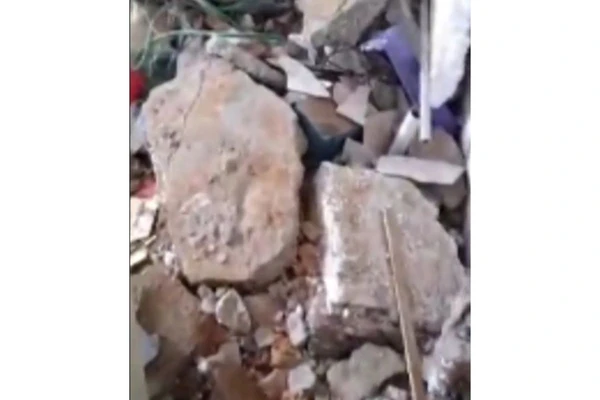 Mulher fica soterrada após laje cair em Salvador por CBM-BA