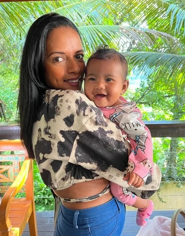 Vanessa Corrêa, irmã de Maria Gadú, gerou a filha Alice por Reprodução/Redes Sociais 