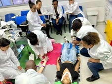 Imagem - Instituição abre vagas para curso gratuito de enfermagem em Salvador; saiba como participar
