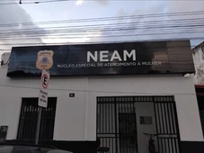 Imagem - Homem invade casa da ex e joga combustível na cama em que ela dormia com o filho