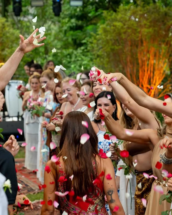 Anitta comemorou o aniversário de 32 anos com festa zen por Reprodução/Instagram