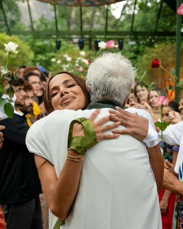 Max Tovar, guia espiritual de Anitta, fala sobre autoconhecimento e o processo por trás de Musculatura da Alma por Reprodução/Instagram