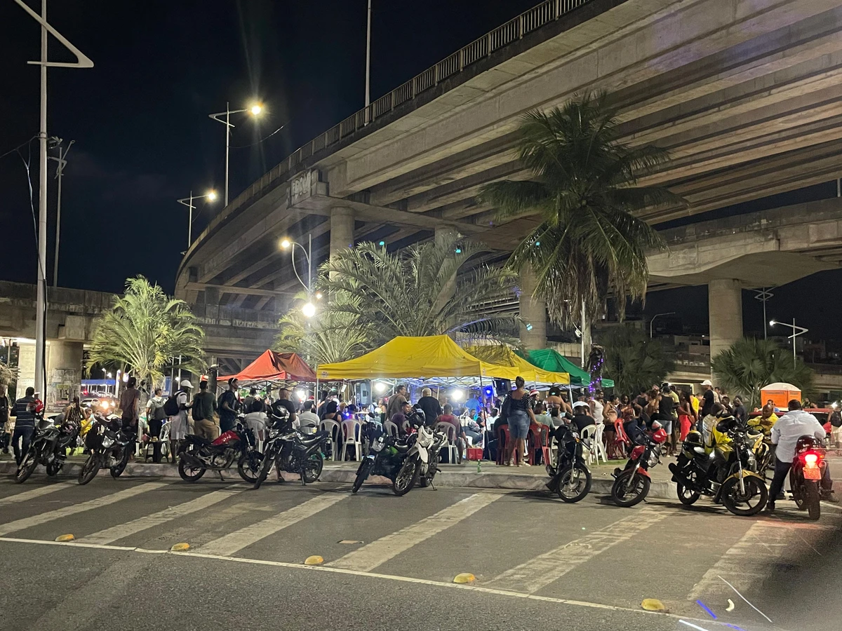 Atrações musicais atraem uma legião de pessoas para o Churrasquinho