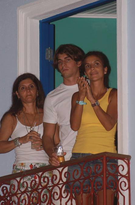 O namoro com Marcelo Valente foi um dos mais polêmicos, por causa da diferença de idade. Na época, Ivete tinha 33 anos, e Marcelo, apenas 19. O relacionamento durou apenas dois meses, começando em março de 2005 e terminando em maio do mesmo ano. por Divulgação | Quem