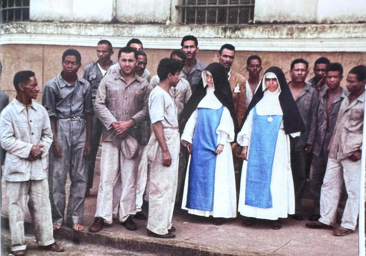 Foto histórica de Irmã Dulce e o cangaceiro Volta Seca