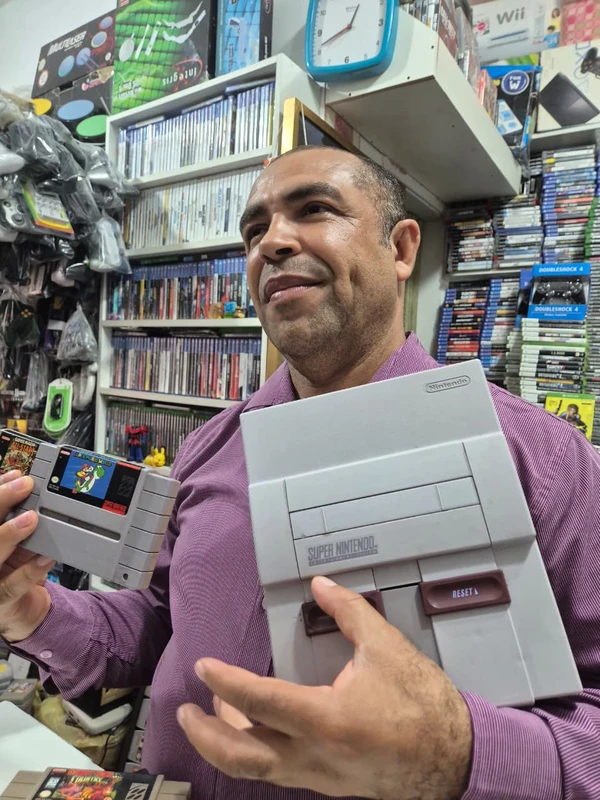 Loja de games retrô, Rene Games, no Relógio de São Pedro por Moysés Suzart