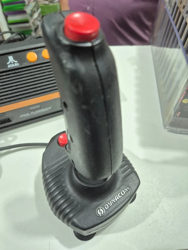 Loja de games retrô, Rene Games, no Relógio de São Pedro por Moysés Suzart