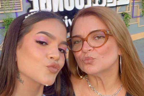 Mel Maia e Débora Maia