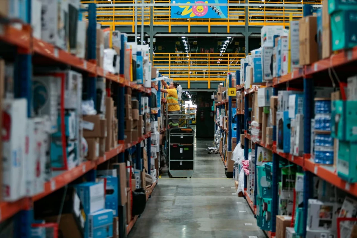 Dois dos três centros de distribuição do Nordeste ficam na Bahia: em Lauro de Freitas e Simões Filho por Arisson Marinho/CORREIO