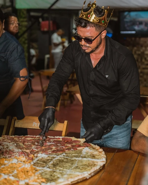 Rey da Pizza foi baleado durante briga por Reprodução