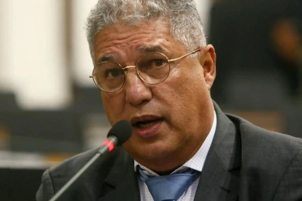 Rosemberg se envolveu em acidente na Bahia por Reprodução