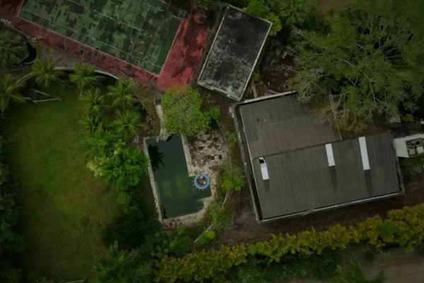 Trecho do vídeo de Luan Daniel mostrando a mansão de Pelé 