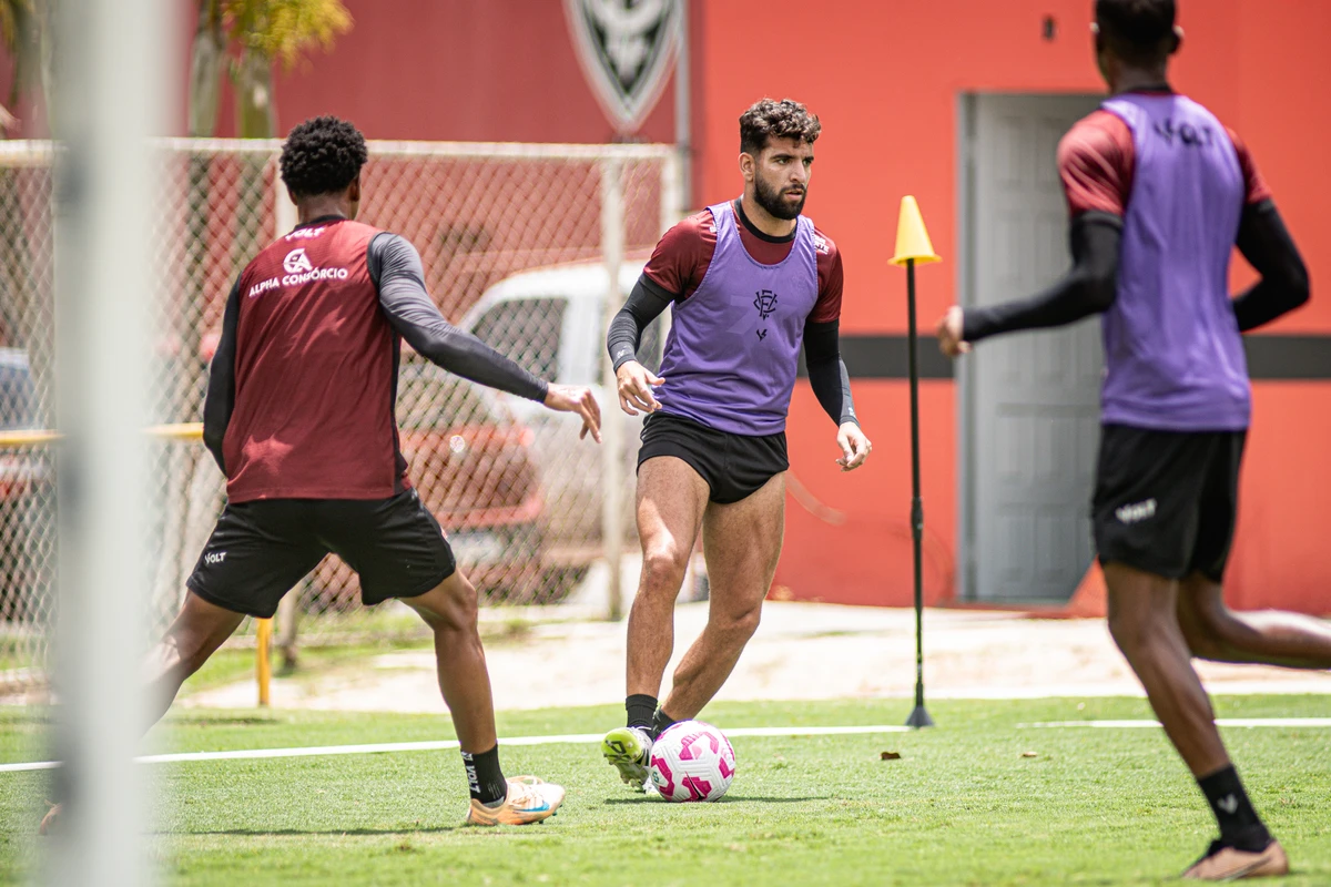 Último treino do Vitória antes de encarar o Mirassol