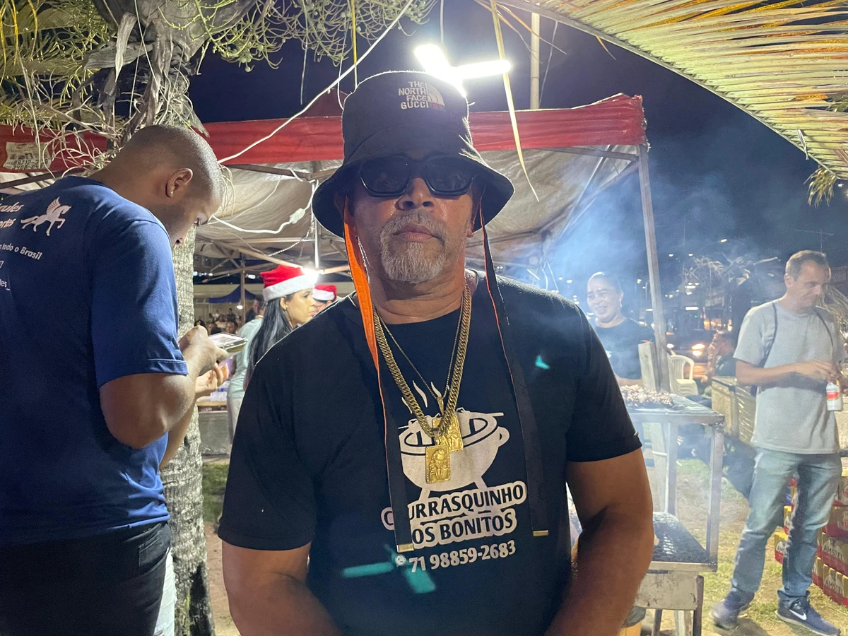 Val é um dos donos do Churrasquinho dos Bonitos, no Acesso Norte por Elaine Sanoli/CORREIO*