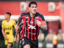 Imagem - Com Barradão lotado, Vitória supera Mirassol e volta a sair da zona de rebaixamento