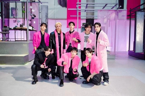 Stray Kids por Reprodução