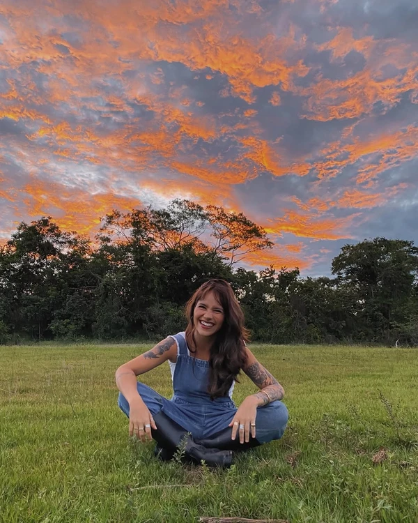 Debora Jardim por Reprodução