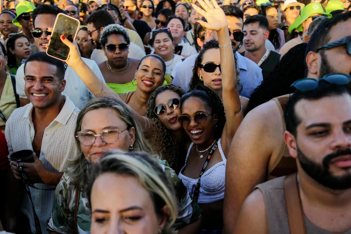 Ivete Sangalo abre turnê 'Clareou' em Salvador com casa cheia e recebe apoio dos fãs após separação por Arisson Marinho/CORREIO