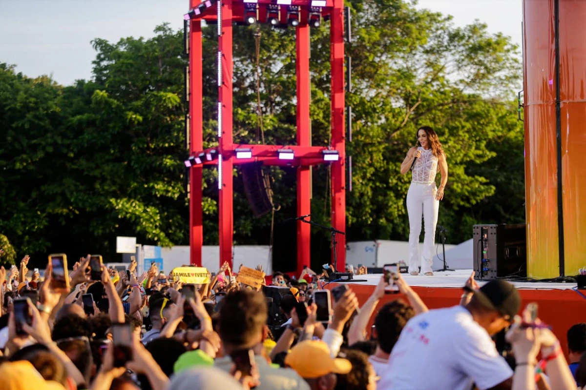 Ivete Sangalo abre turnê 'Clareou' em Salvador com casa cheia e recebe apoio dos fãs após separação por Arisson Marinho/CORREIO