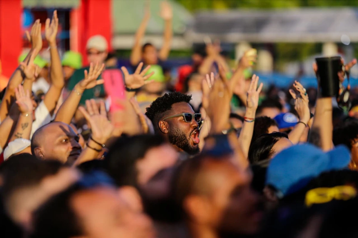 Ivete Sangalo abre turnê 'Clareou' em Salvador com casa cheia e recebe apoio dos fãs após separação por Arisson Marinho/CORREIO