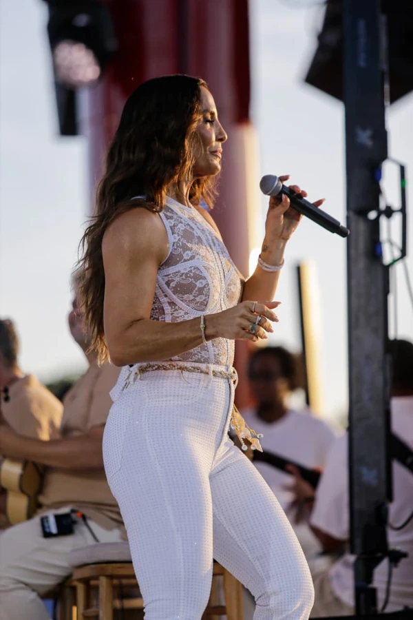 Ivete Sangalo abre turnê 'Clareou' em Salvador com casa cheia e recebe apoio dos fãs após separação por Arisson Marinho/CORREIO