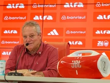 Imagem - De volta ao Inter, Abel Braga critica camisas rosas: 'Parece time de veado'